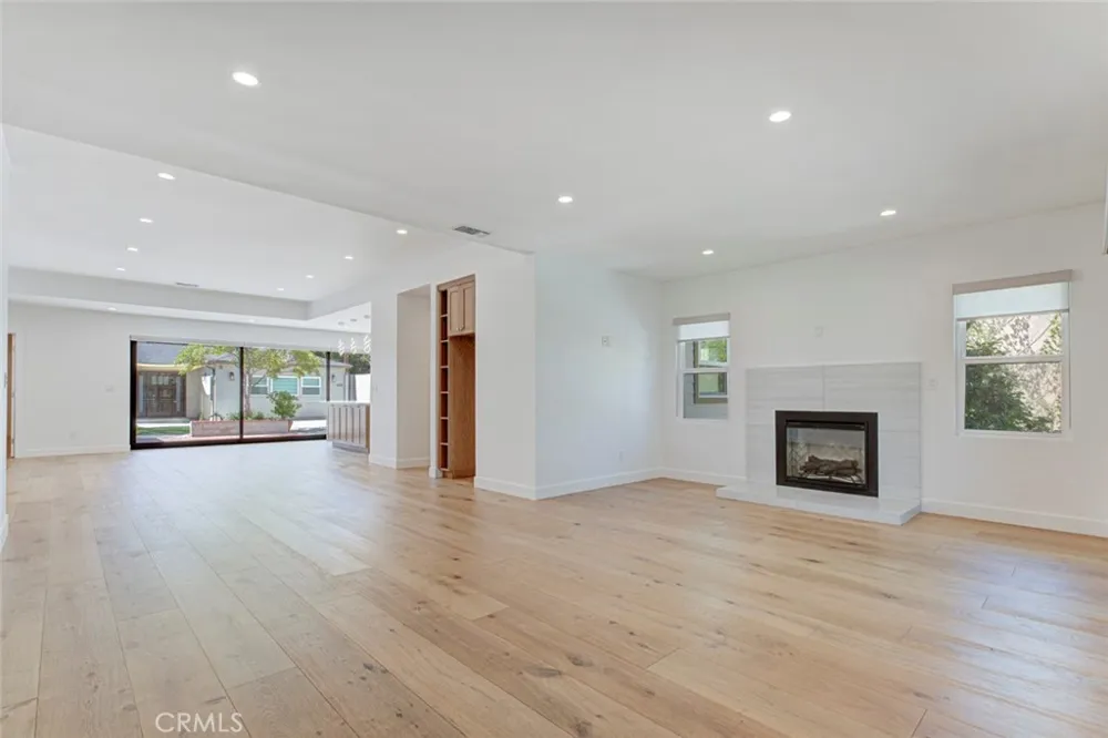 641 E Grinnell Burbank, CA 91501