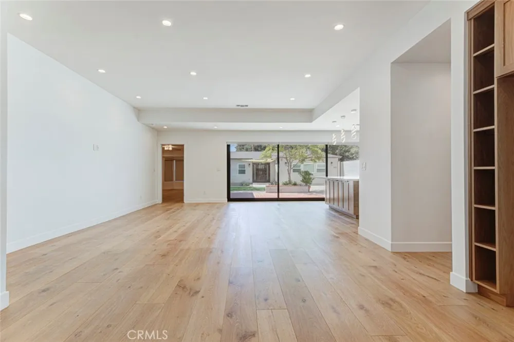 641 E Grinnell Burbank, CA 91501