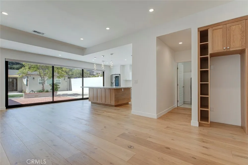 641 E Grinnell Burbank, CA 91501