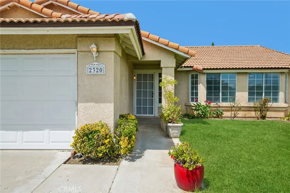2320 W Sunrise Drive Rialto, CA 92377