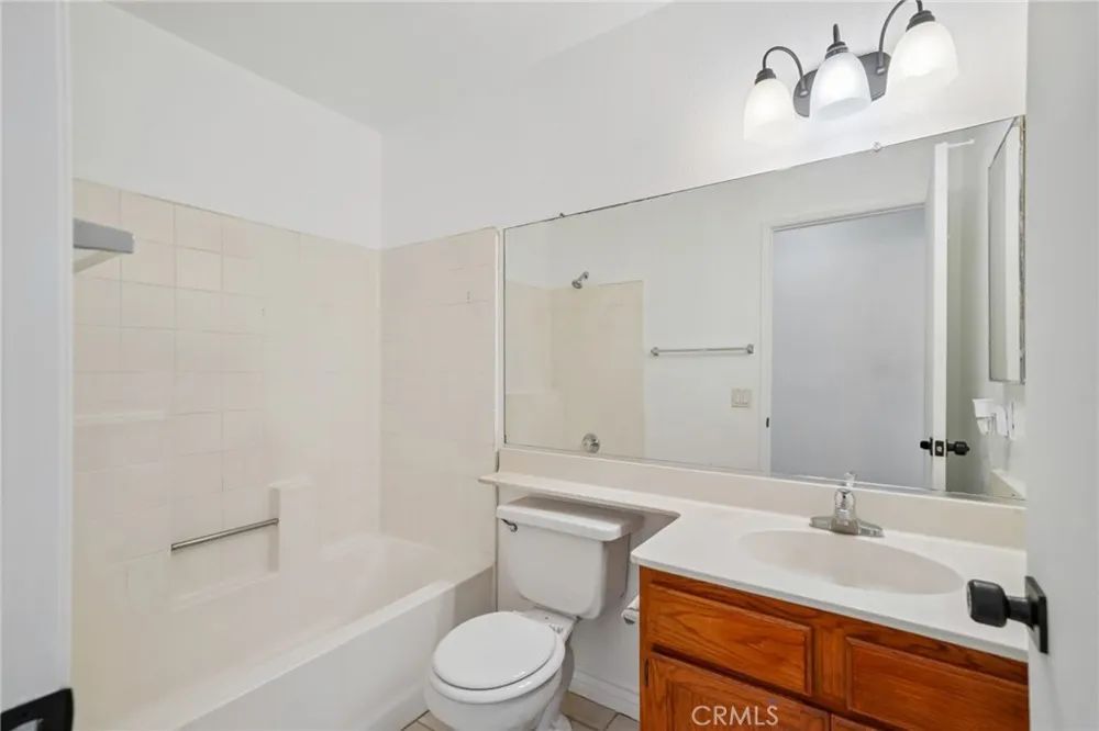2320 W Sunrise Drive Rialto, CA 92377