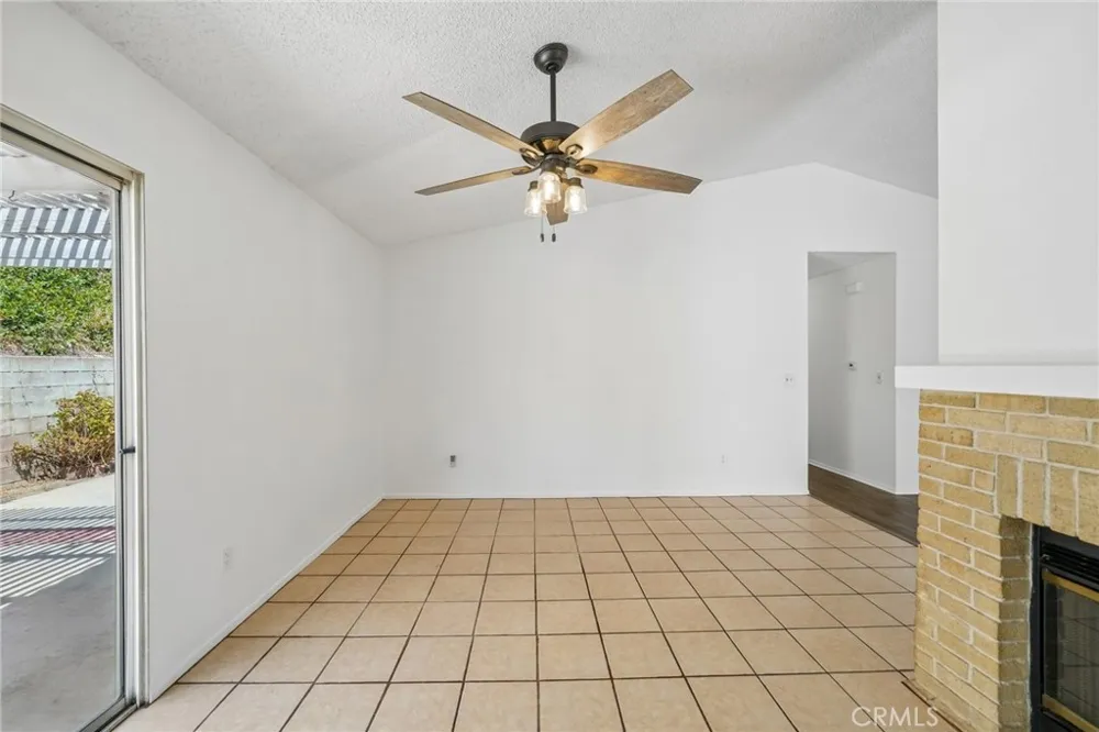 2320 W Sunrise Drive Rialto, CA 92377