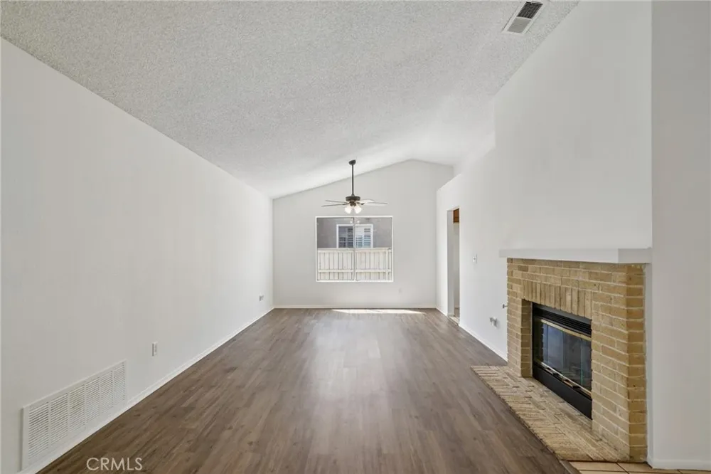 2320 W Sunrise Drive Rialto, CA 92377