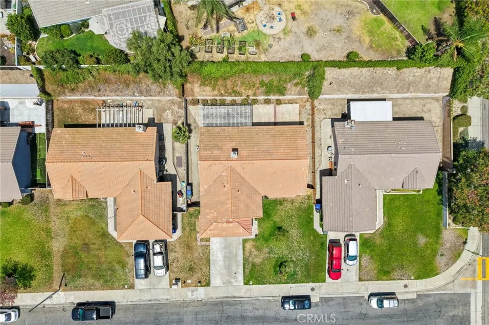 2320 W Sunrise Drive Rialto, CA 92377