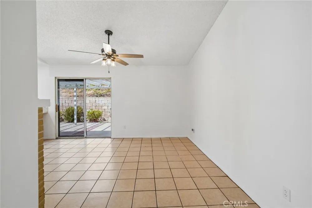 2320 W Sunrise Drive Rialto, CA 92377