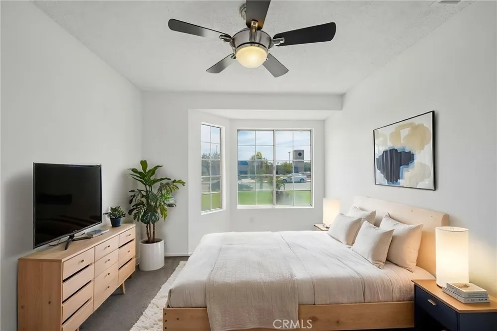 2320 W Sunrise Drive Rialto, CA 92377