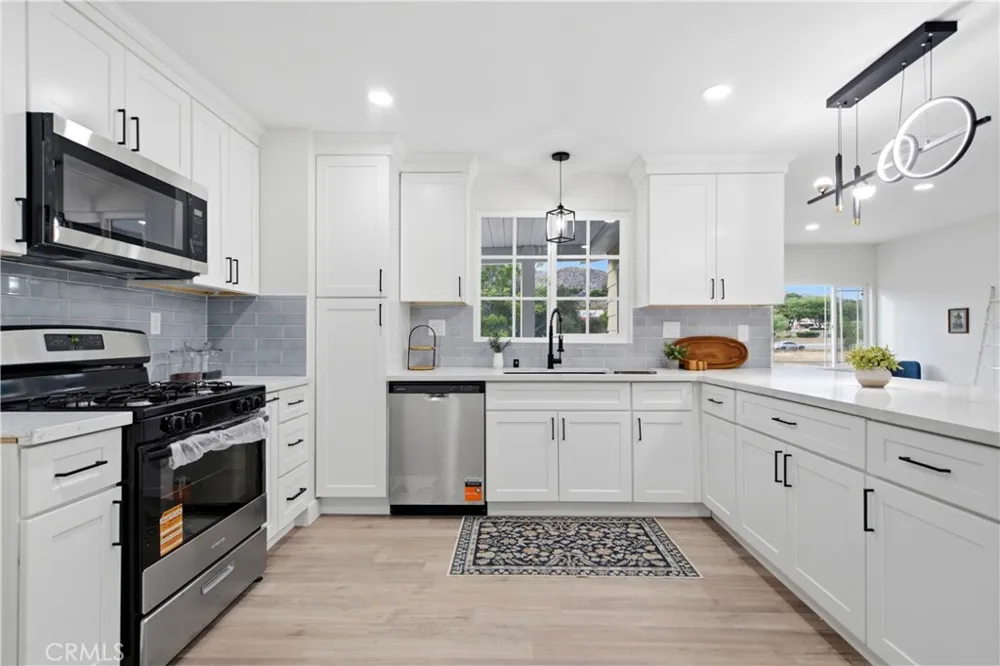 33405 Old State Hemet, CA 92545