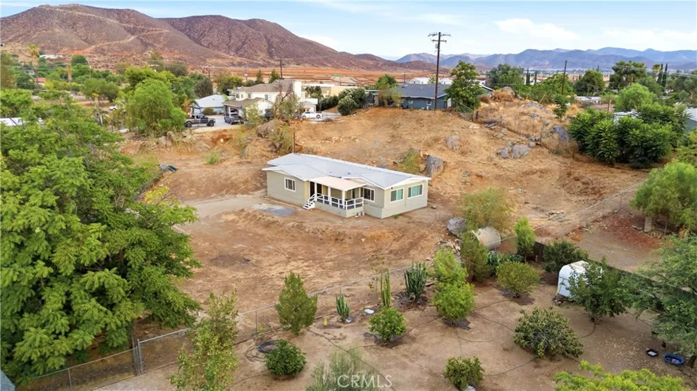33405 Old State Hemet, CA 92545