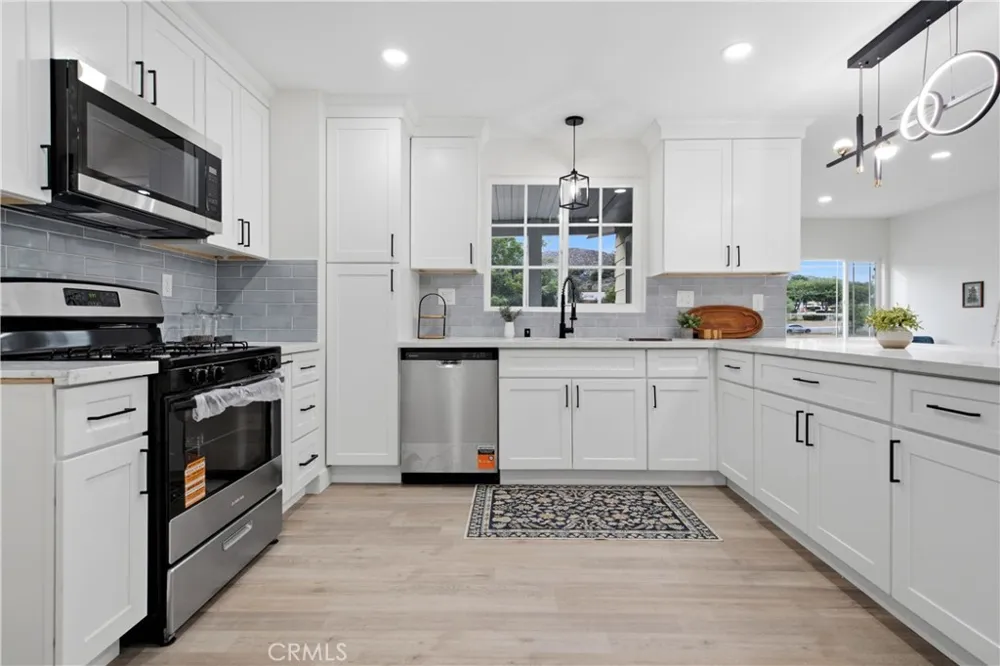 33405 Old State Hemet, CA 92545