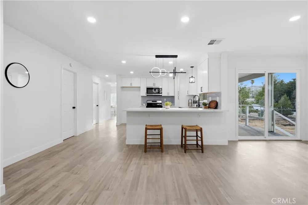 33405 Old State Hemet, CA 92545