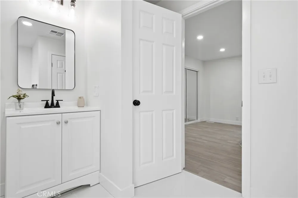 33405 Old State Hemet, CA 92545