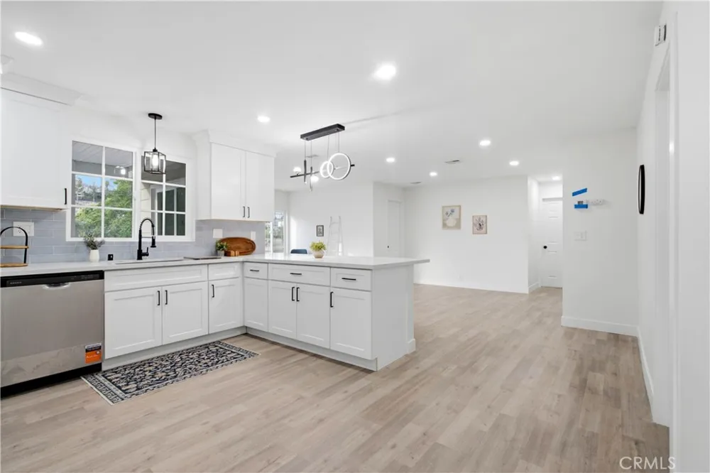 33405 Old State Hemet, CA 92545