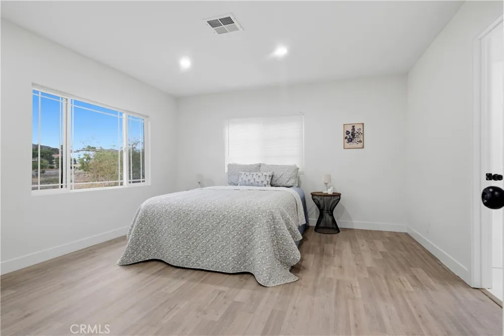 33405 Old State Hemet, CA 92545