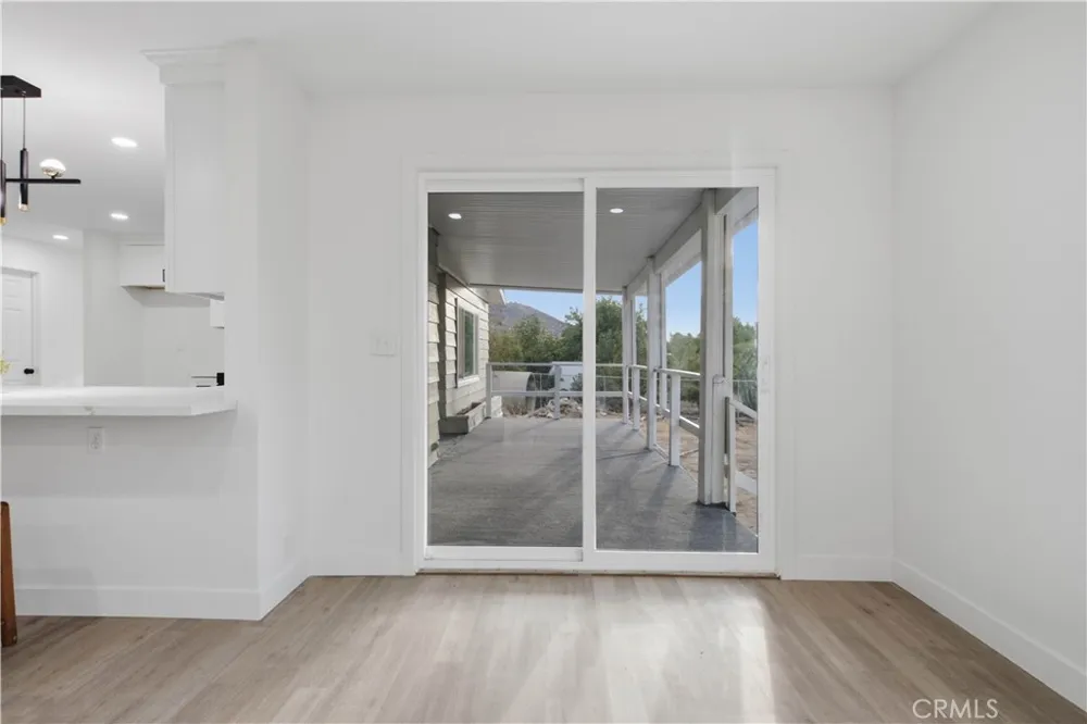 33405 Old State Hemet, CA 92545
