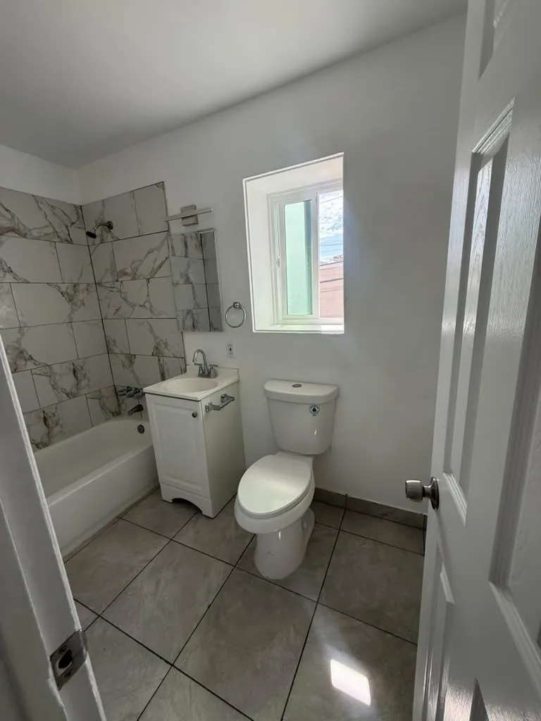 12217 223rd Street #4 Hawaiian Gardens, CA 90716