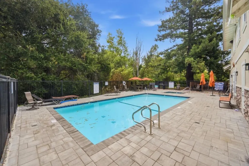 302 Creekside Village Drive Los Gatos, CA 95032