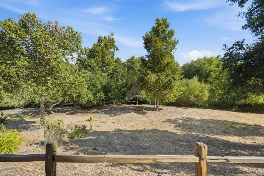 302 Creekside Village Drive Los Gatos, CA 95032
