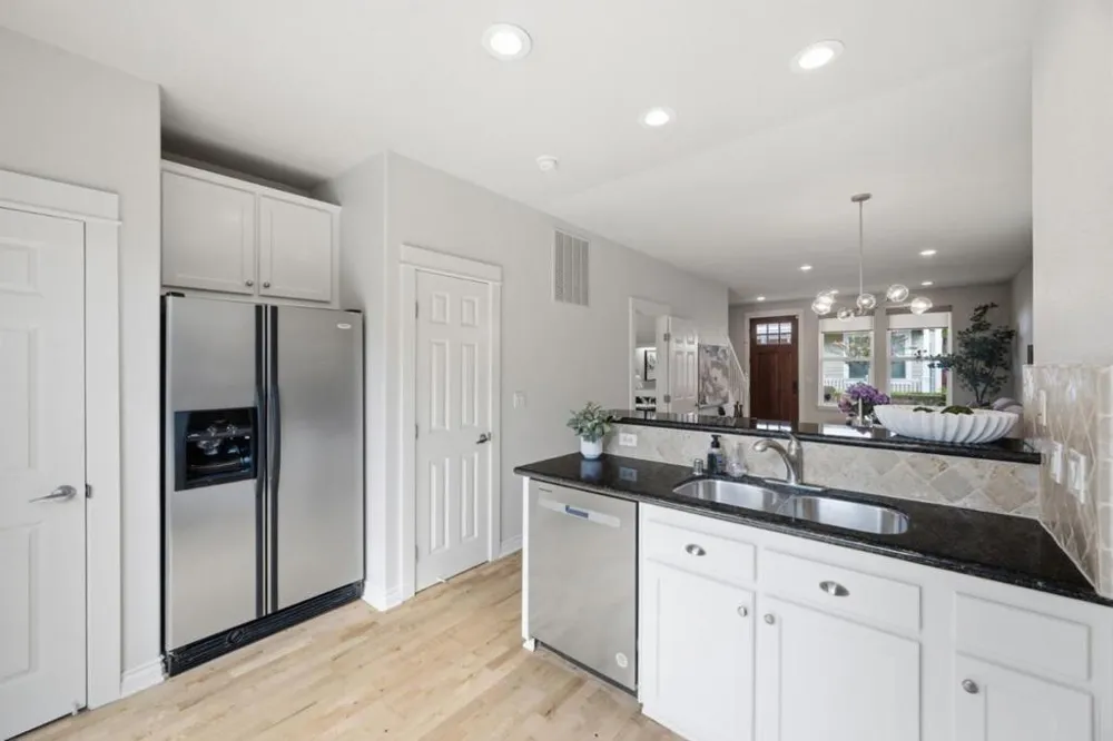 302 Creekside Village Drive Los Gatos, CA 95032
