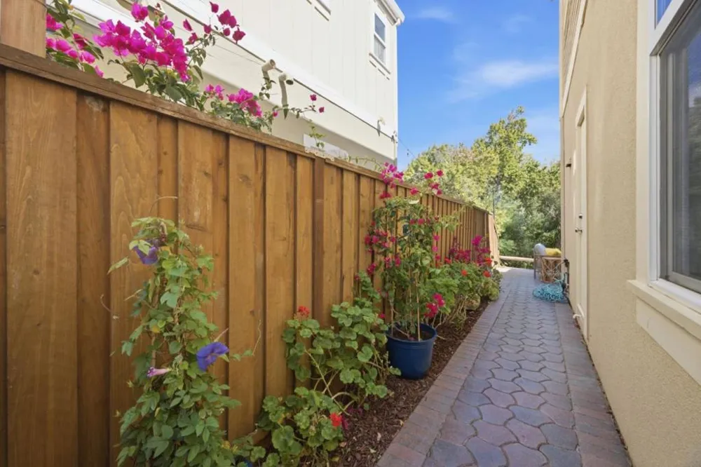302 Creekside Village Drive Los Gatos, CA 95032