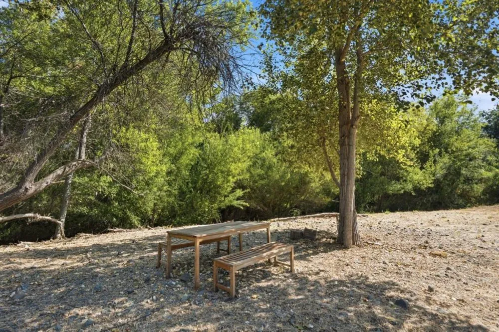 302 Creekside Village Drive Los Gatos, CA 95032
