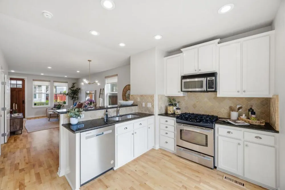 302 Creekside Village Drive Los Gatos, CA 95032