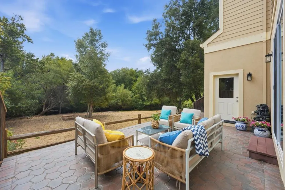 302 Creekside Village Drive Los Gatos, CA 95032