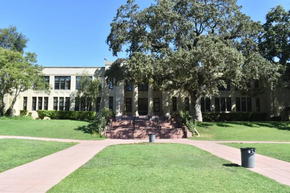 302 Creekside Village Drive Los Gatos, CA 95032