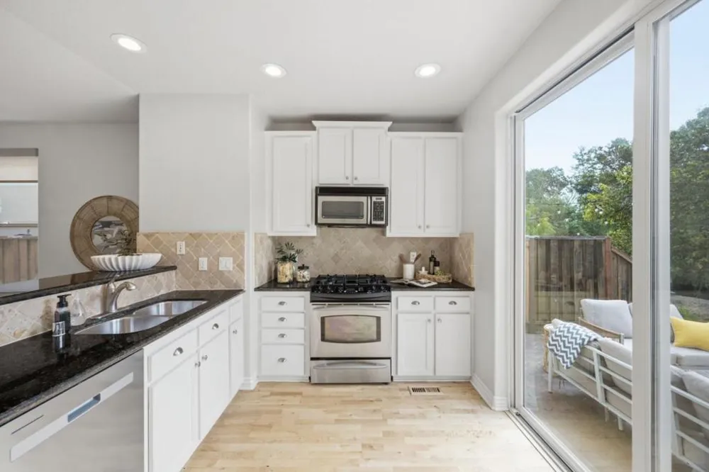 302 Creekside Village Drive Los Gatos, CA 95032