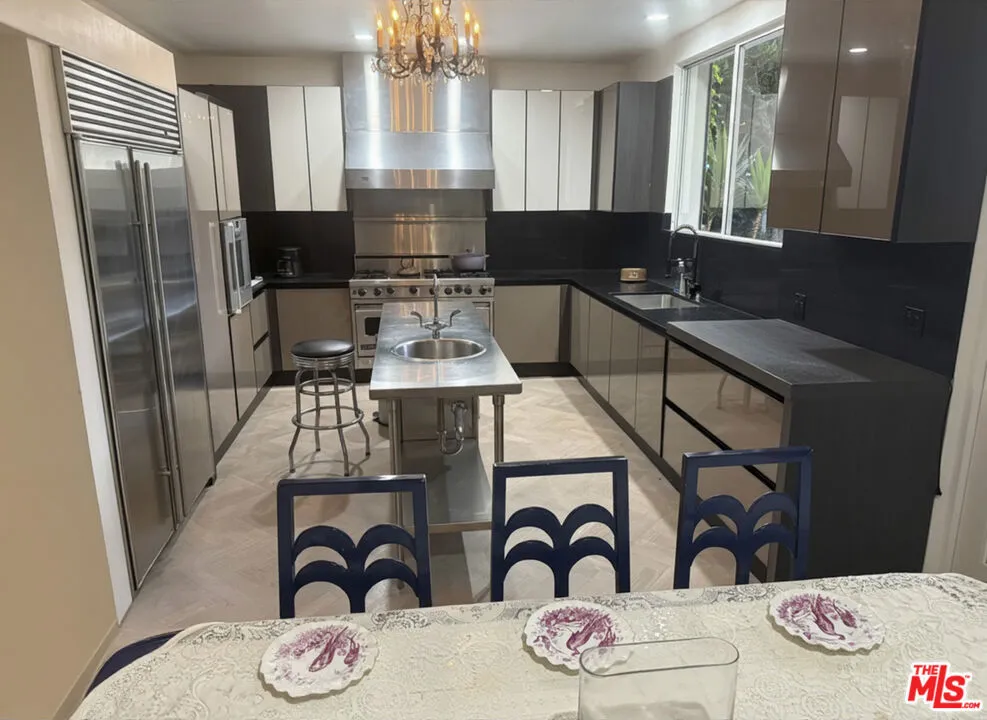 10375 Wilshire Boulevard #1B Los Angeles, CA 90024