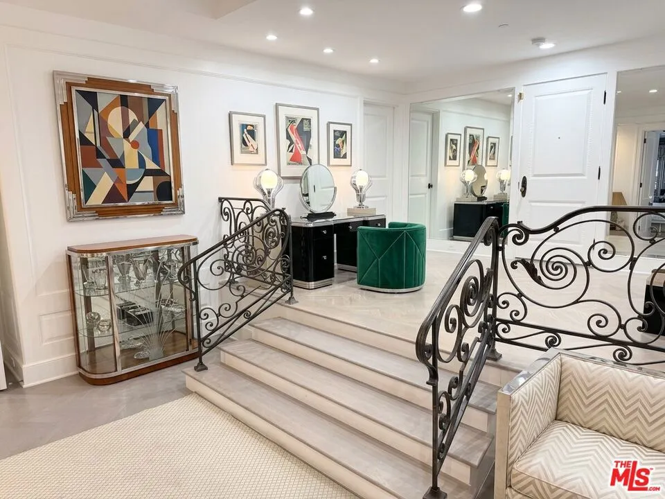 10375 Wilshire Boulevard #1B Los Angeles, CA 90024
