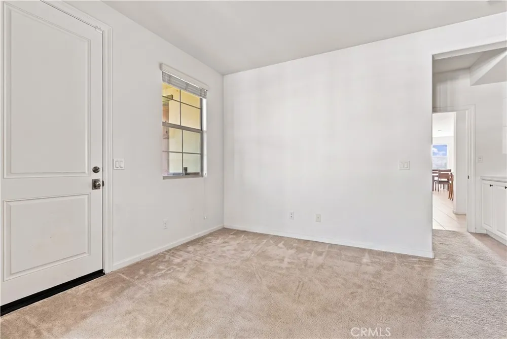 858 E Manresa Azusa, CA 91702