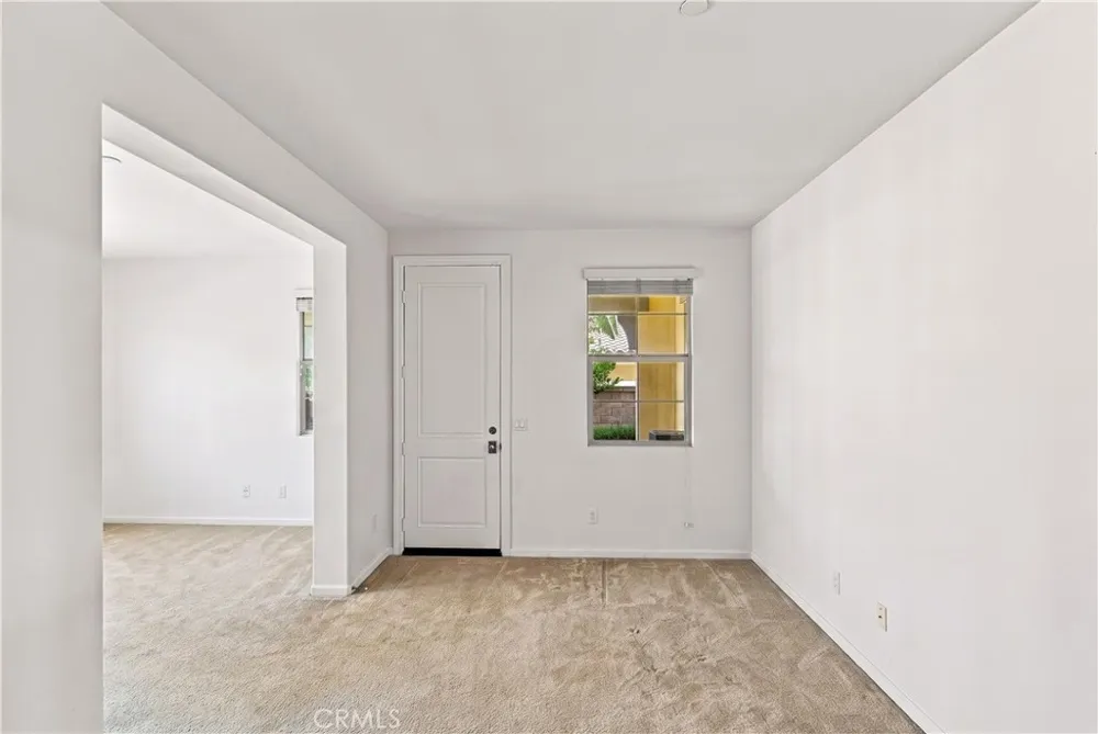 858 E Manresa Azusa, CA 91702