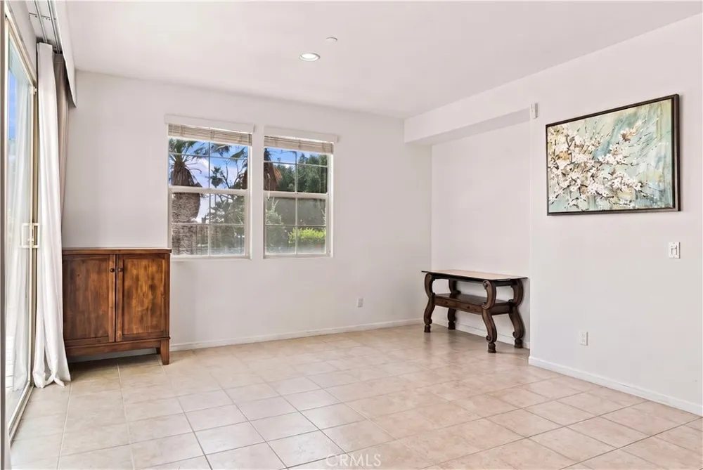 858 E Manresa Azusa, CA 91702