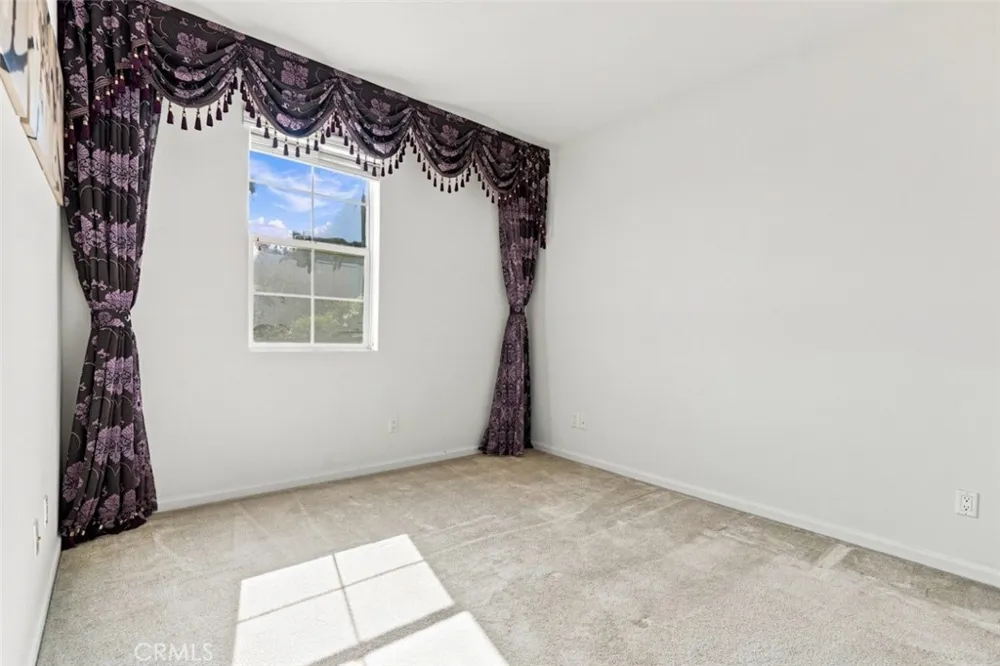 858 E Manresa Azusa, CA 91702