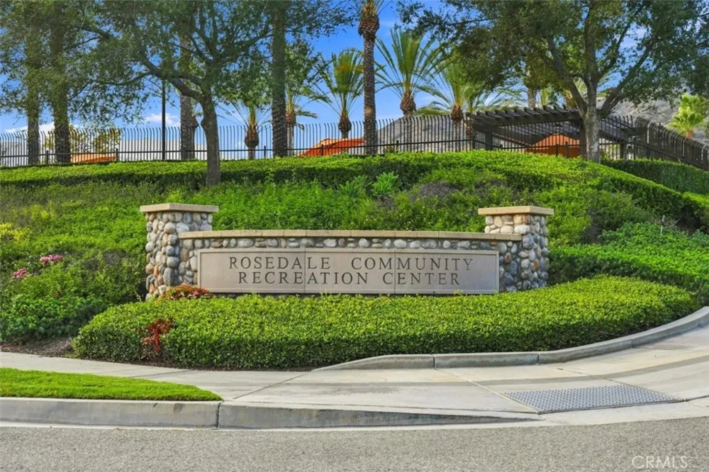858 E Manresa Azusa, CA 91702