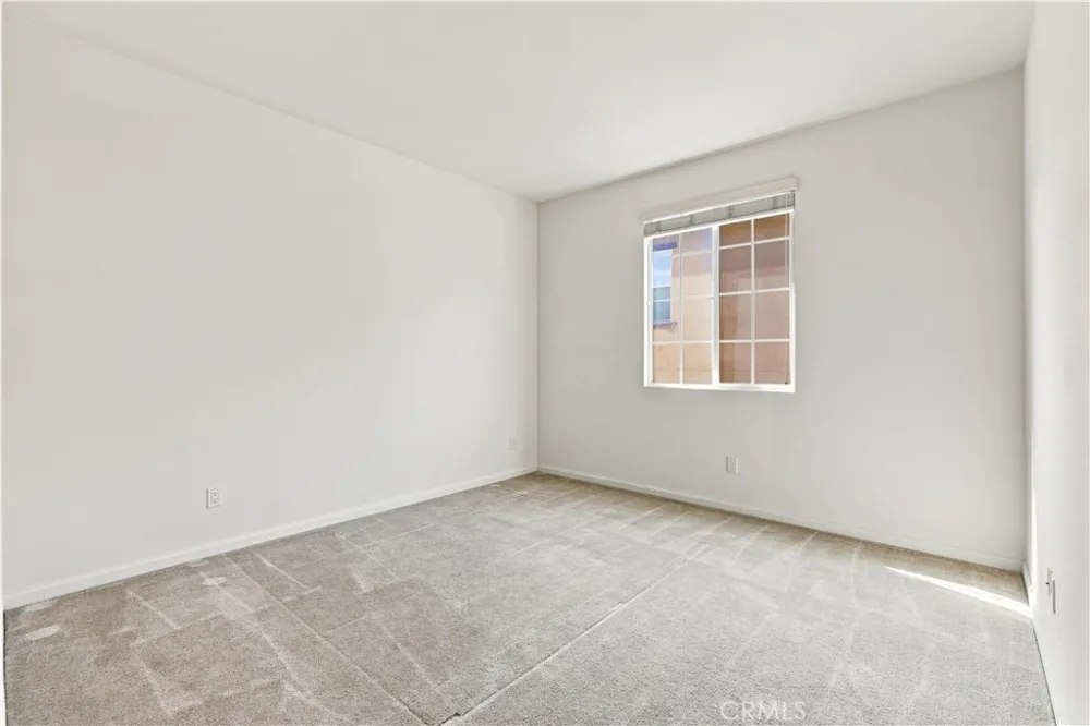 858 E Manresa Azusa, CA 91702