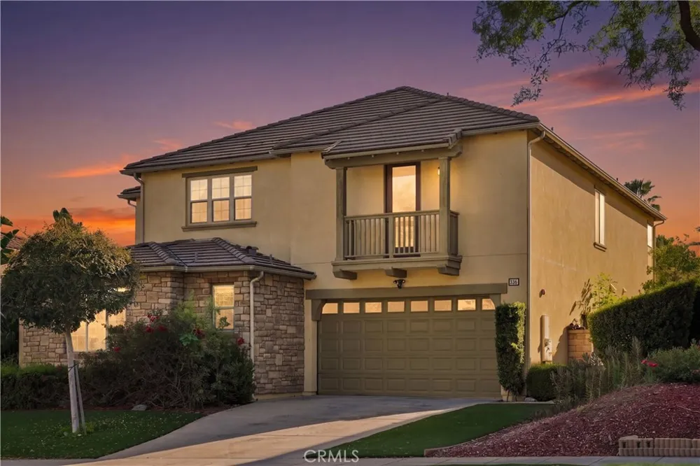858 E Manresa Azusa, CA 91702