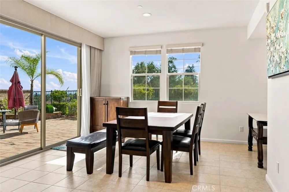 858 E Manresa Azusa, CA 91702
