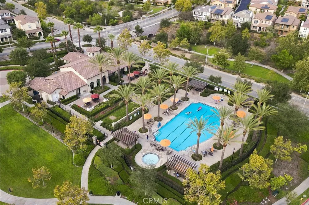 858 E Manresa Azusa, CA 91702