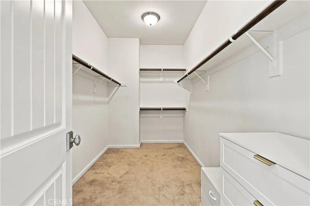 858 E Manresa Azusa, CA 91702