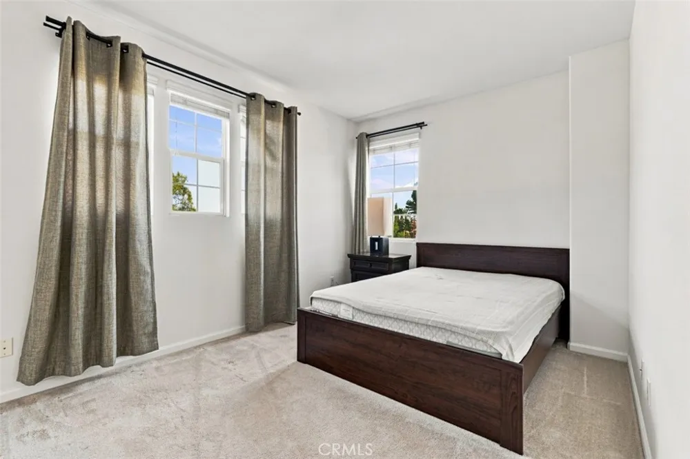 858 E Manresa Azusa, CA 91702
