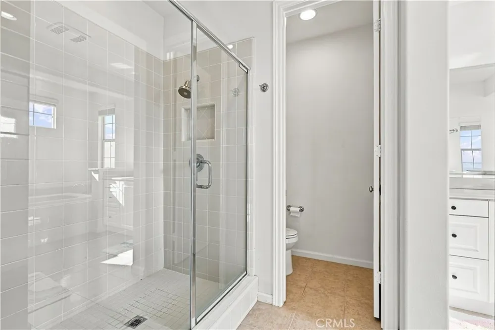 858 E Manresa Azusa, CA 91702