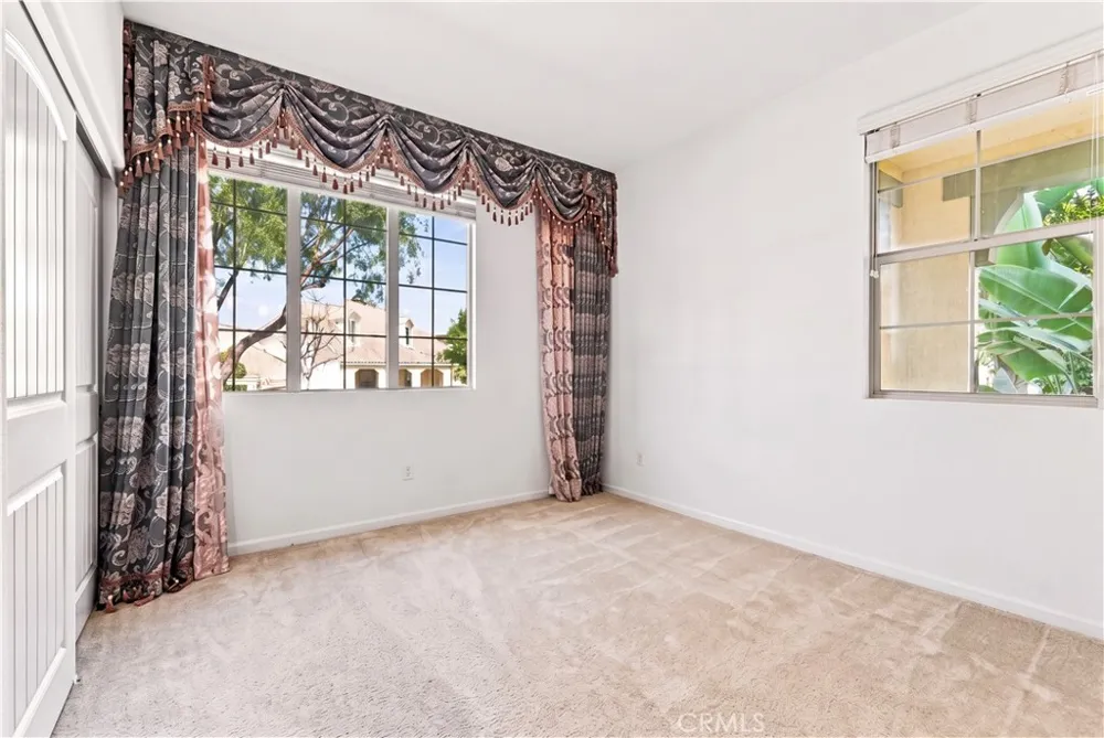 858 E Manresa Azusa, CA 91702