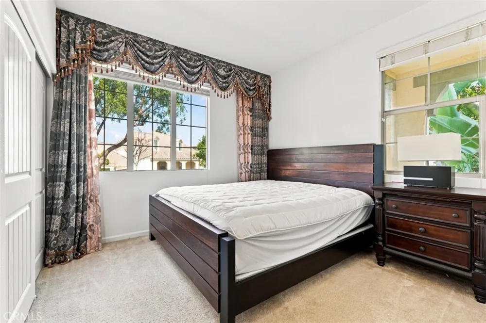 858 E Manresa Azusa, CA 91702