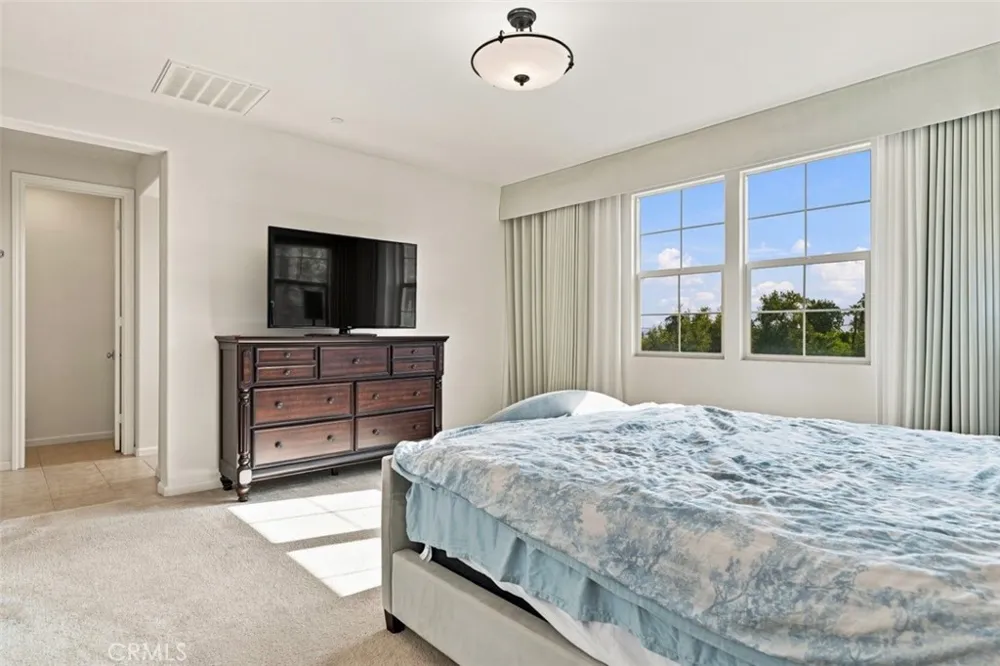 858 E Manresa Azusa, CA 91702
