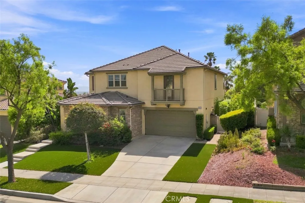 858 E Manresa Azusa, CA 91702