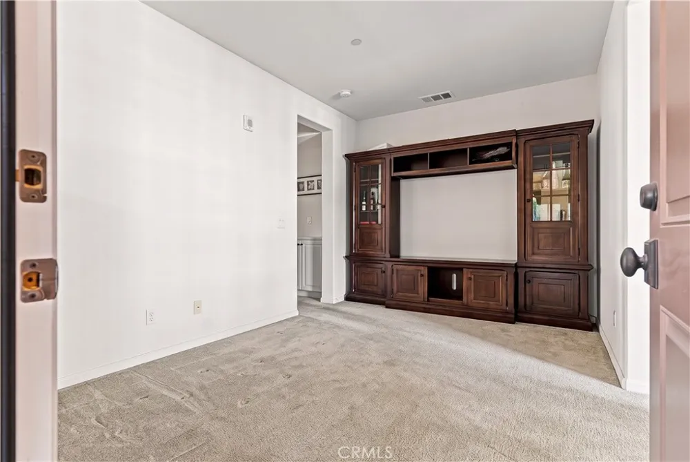 858 E Manresa Azusa, CA 91702