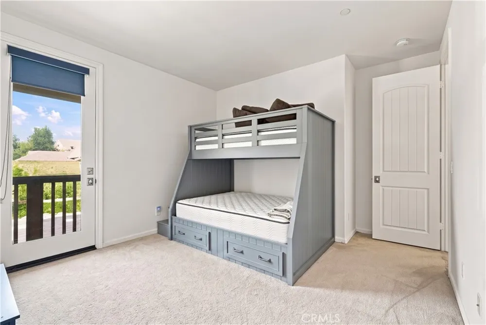858 E Manresa Azusa, CA 91702