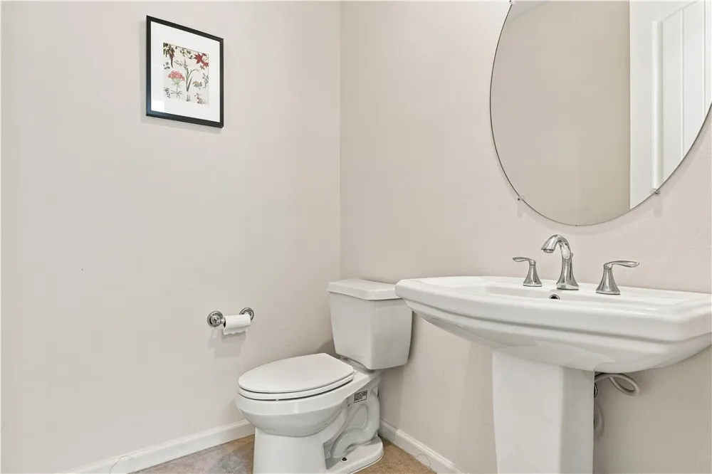 858 E Manresa Azusa, CA 91702