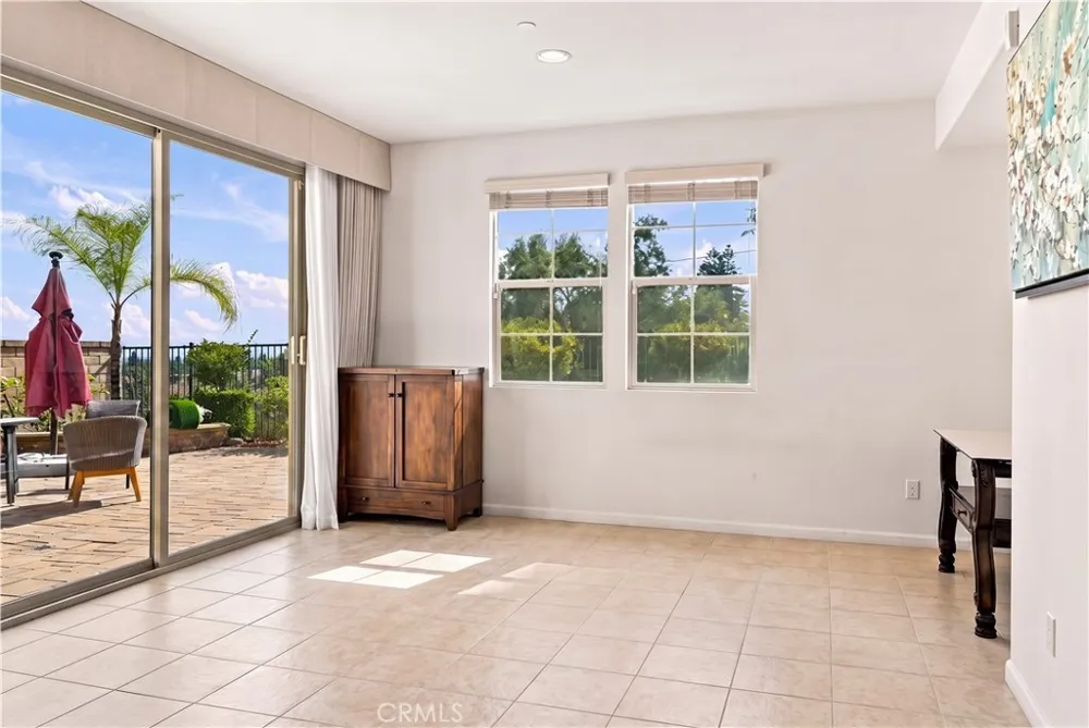 858 E Manresa Azusa, CA 91702
